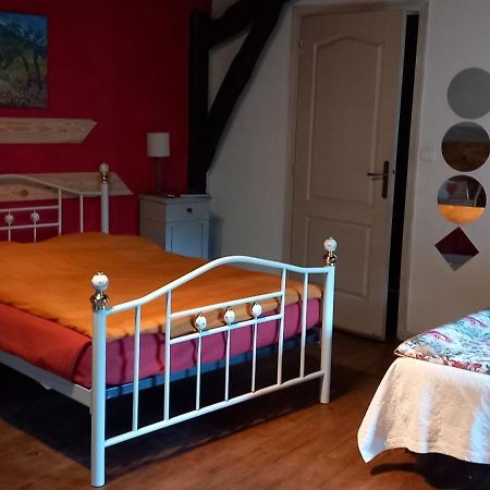 Cedres Bleus De Joany Chez Nathalie Viviez Exteriér fotografie