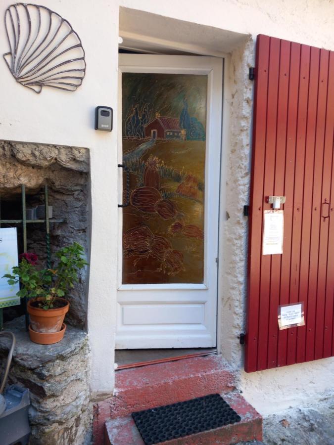 Cedres Bleus De Joany Chez Nathalie Viviez Exteriér fotografie
